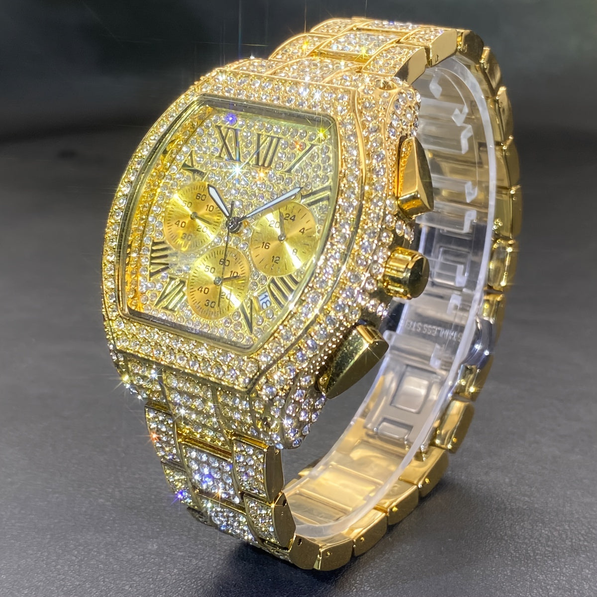 Diamond quartz watch