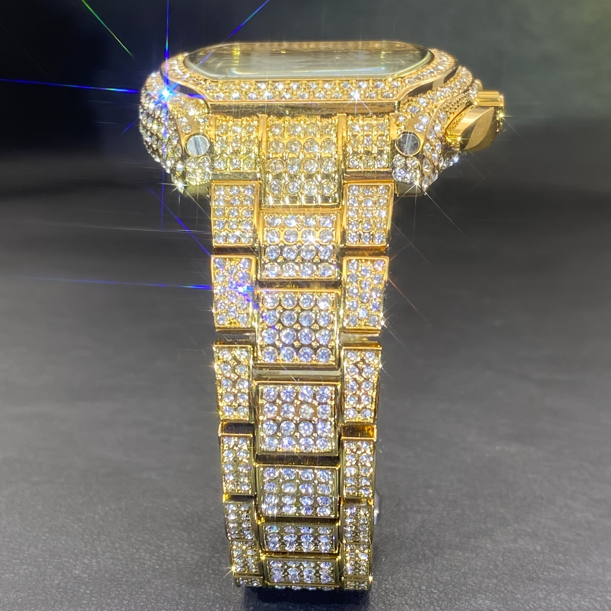 Diamond quartz watch
