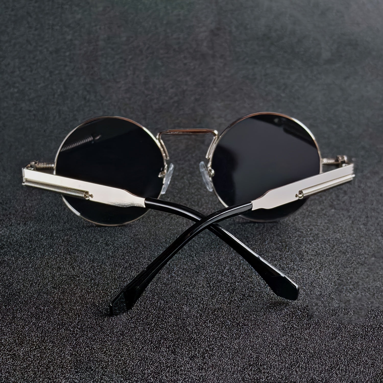 round frame stylish glasses
