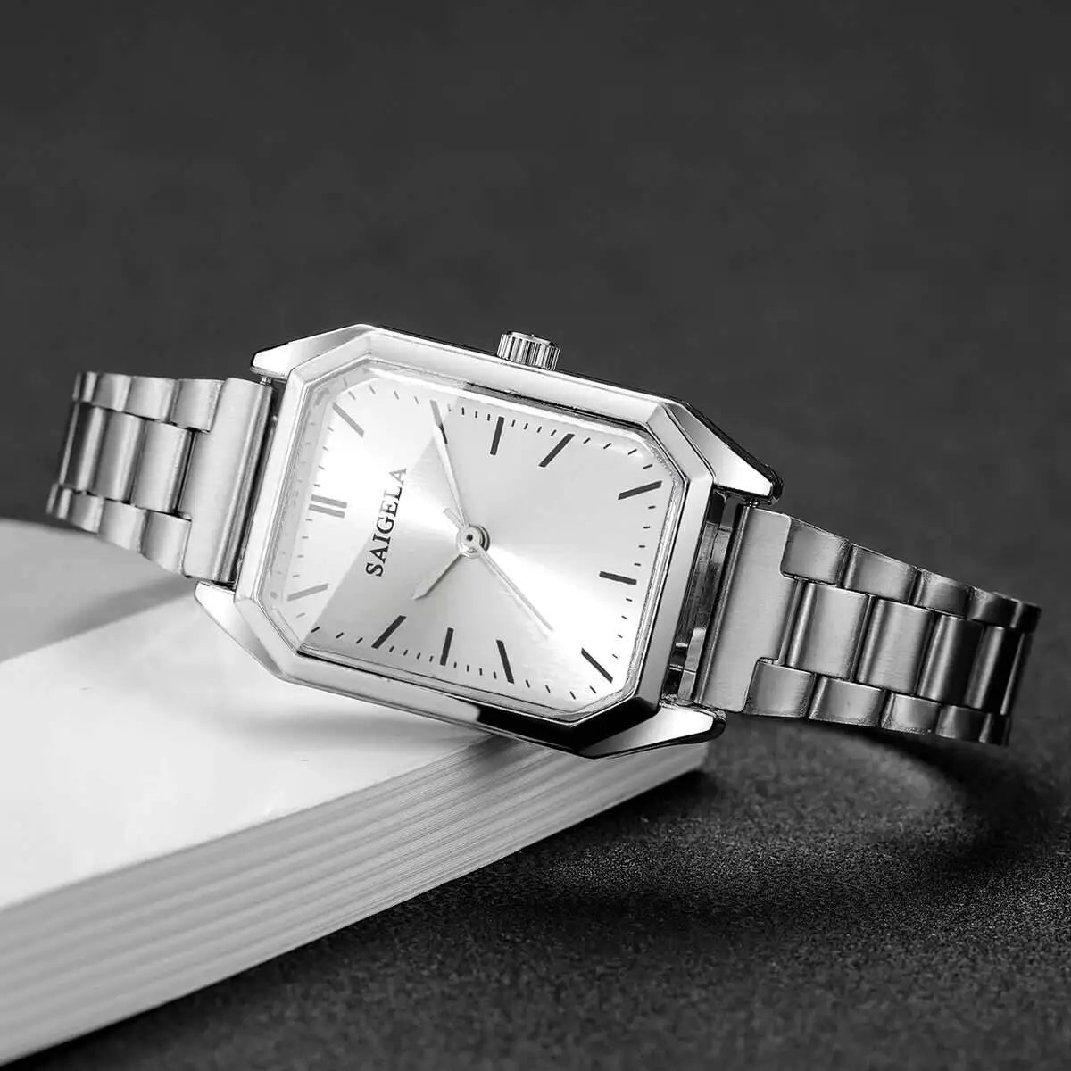 Women Fashion Analog Quartz Wristwatch.