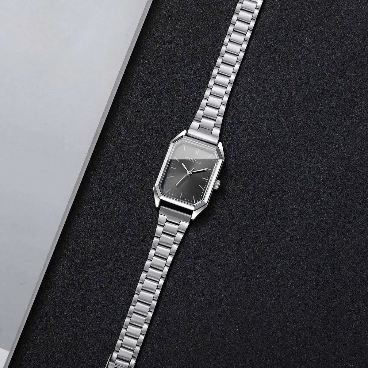 Women Fashion Analog Quartz Wristwatch.