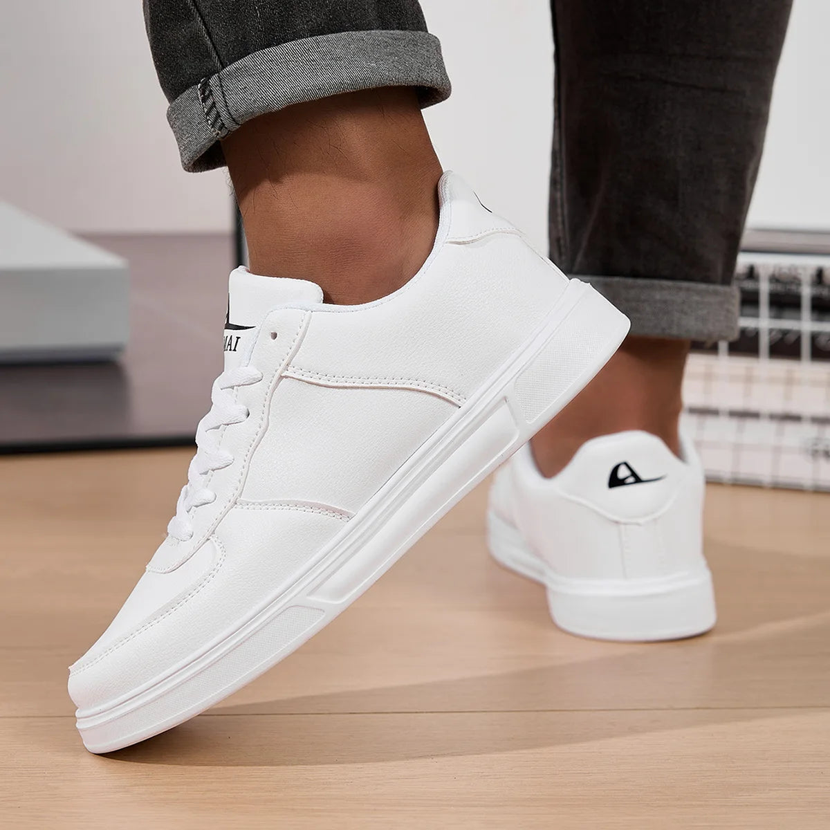 Men Black&White Sneakers