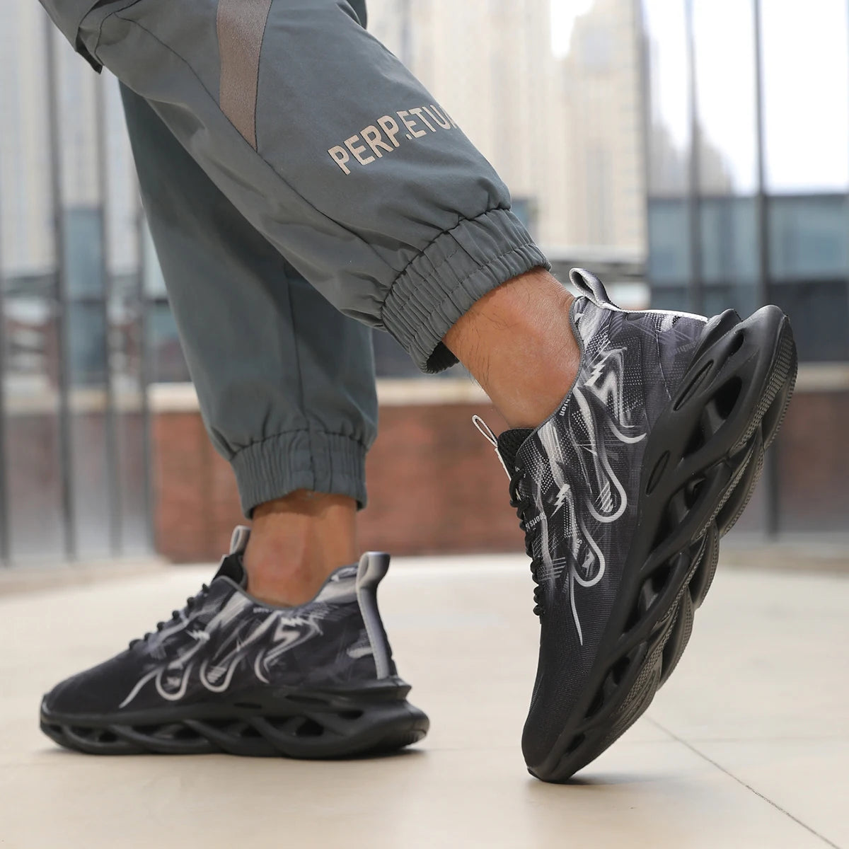 2025 Unisex Running Shoes Men Women Lightweight Mesh Breathable Comfortable Flat Soft Tennis Shoes Summer Lace-up Sneakers Man