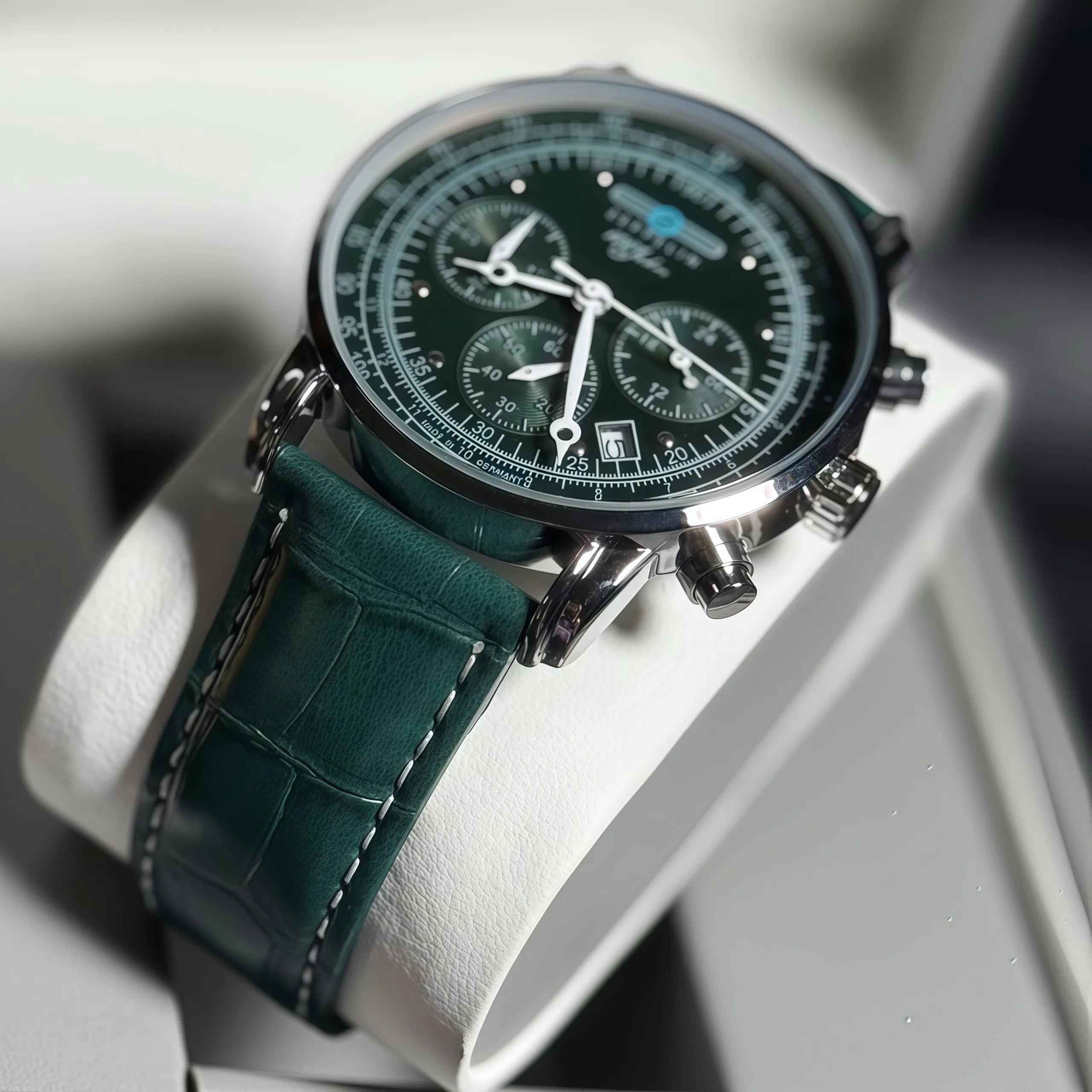 2025 New luxury brand zeppelin multifunctional fashionable six pin watch with calendar blue green gift quartz watch